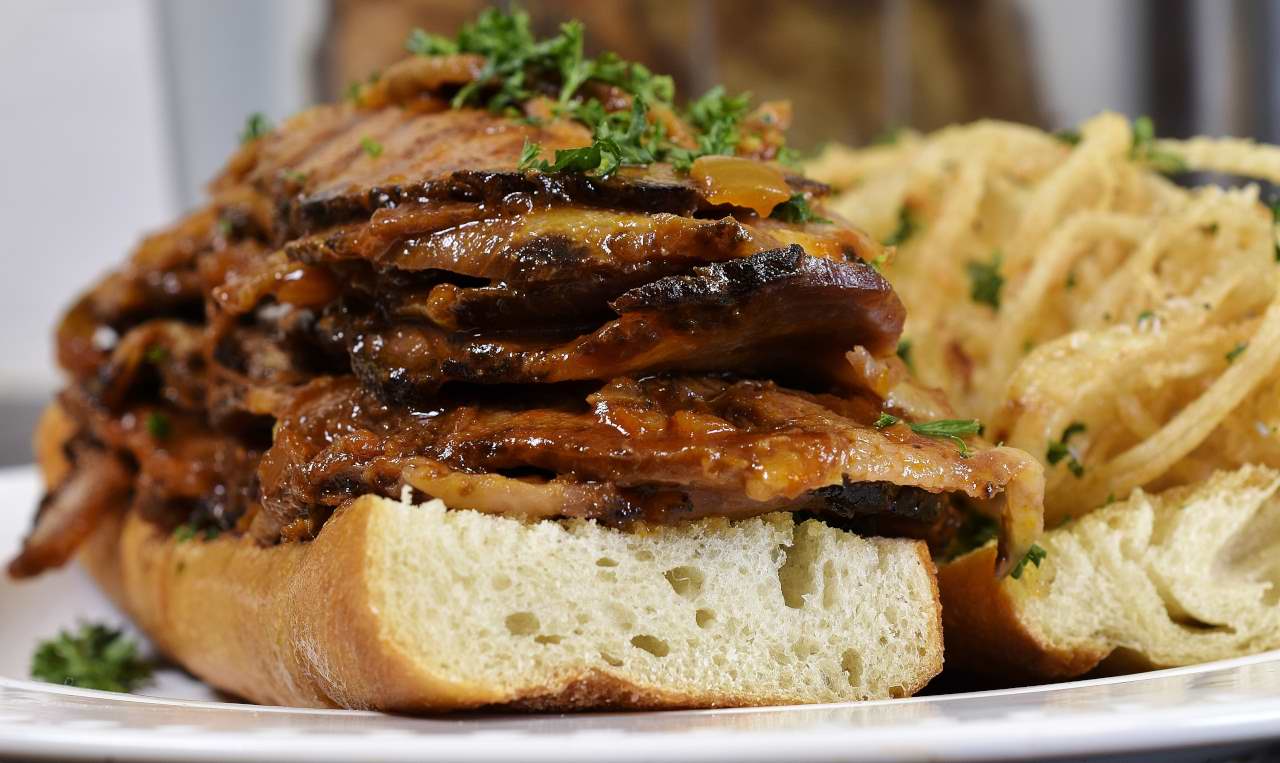 Sous Vide: Barbecue Beef Brisket Sandwich, Deli Style